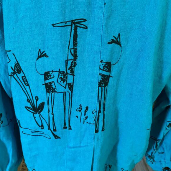 Chicos Size 0 Small 100% Linen Giraffe Novelty Print Boxy Fit Button Front Shirt - Picture 3 of 5